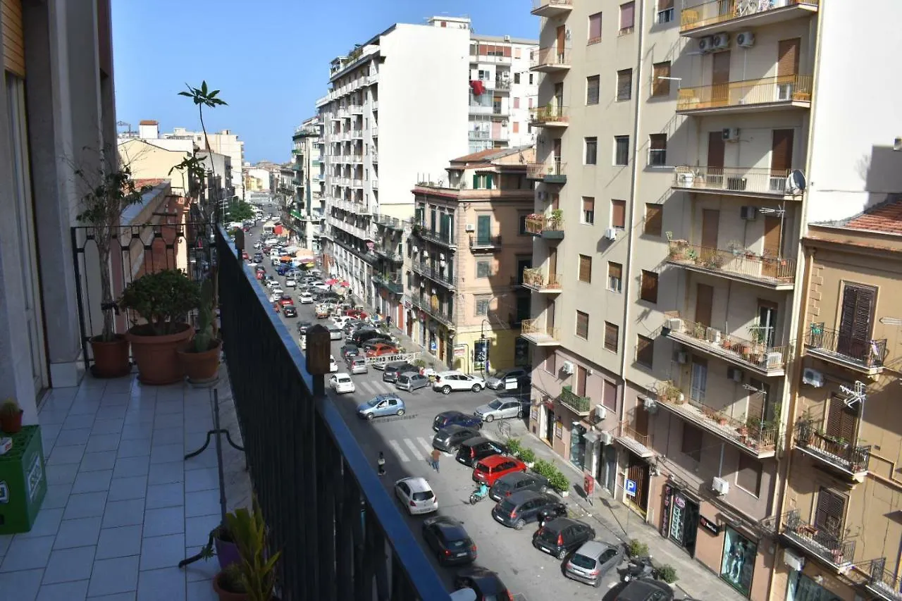 Framamired Bed and Breakfast Palermo 0*,